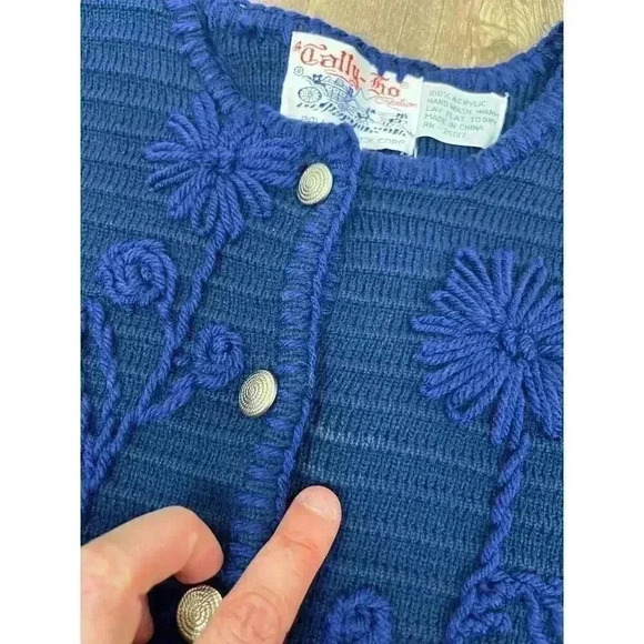 Vtg Tally-Ho Cardigan Jacket Embroidered Floral Navy Blue Knitted Women's M - Picture 13 of 14